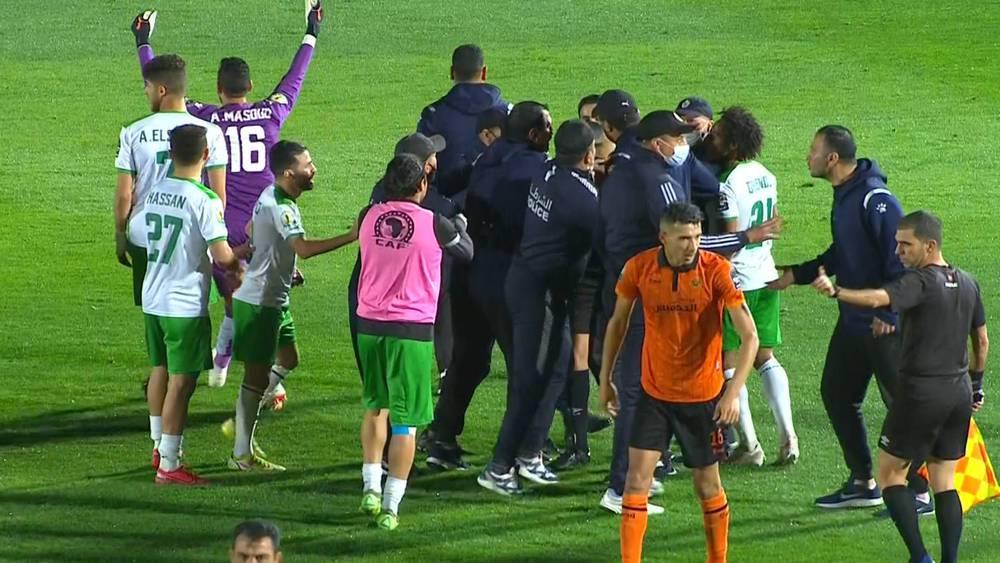 الـ"كاف" يقرر إيقاف مجدي تراوي ولاعبي المصري البورسعيدي شوقي وجريندو لأربع مباريات في المسابقات الأفريقية للأندية وغرامة 10 آلاف دولار لكل واحد منهم