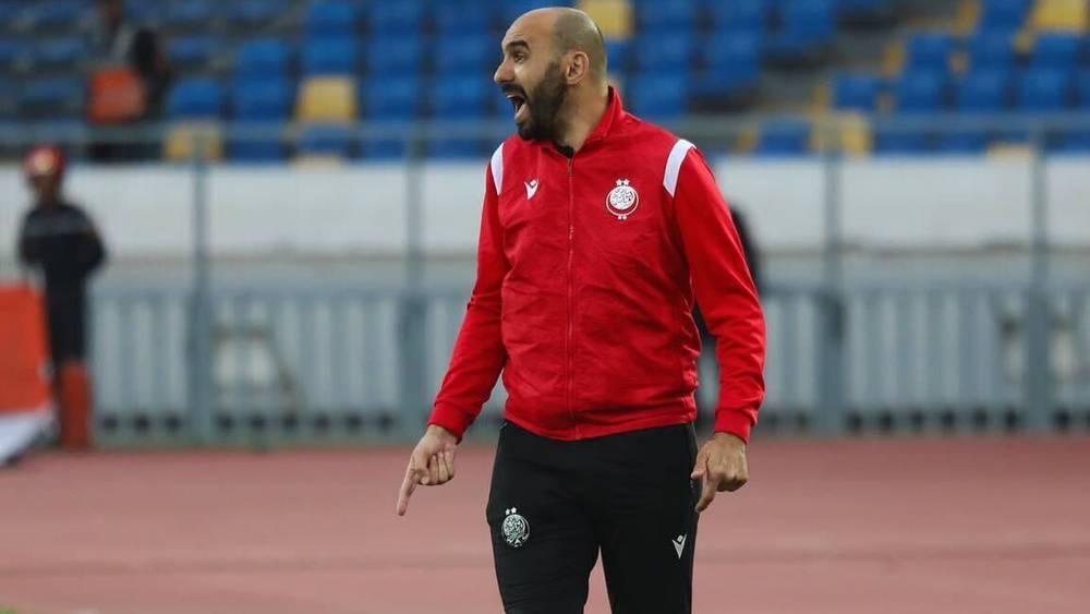 الركراكي: "الأَهلي 15 يوم وهُوما تيضْغطو علِينا.. بلا مَيدوخُو علِينا لا مربحُوناش غَأتكون مفاجأَة من الوداد"