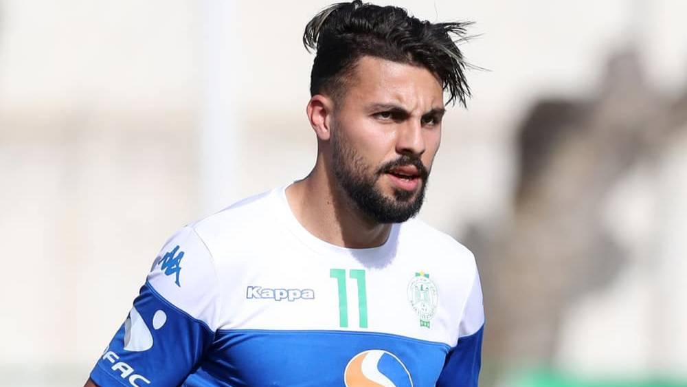 الرجاء يجري حصة تدريبية بأحد شواطئ مدينة الدار البيضاء والمورابيط يغيب لأسباب "مجهولة"