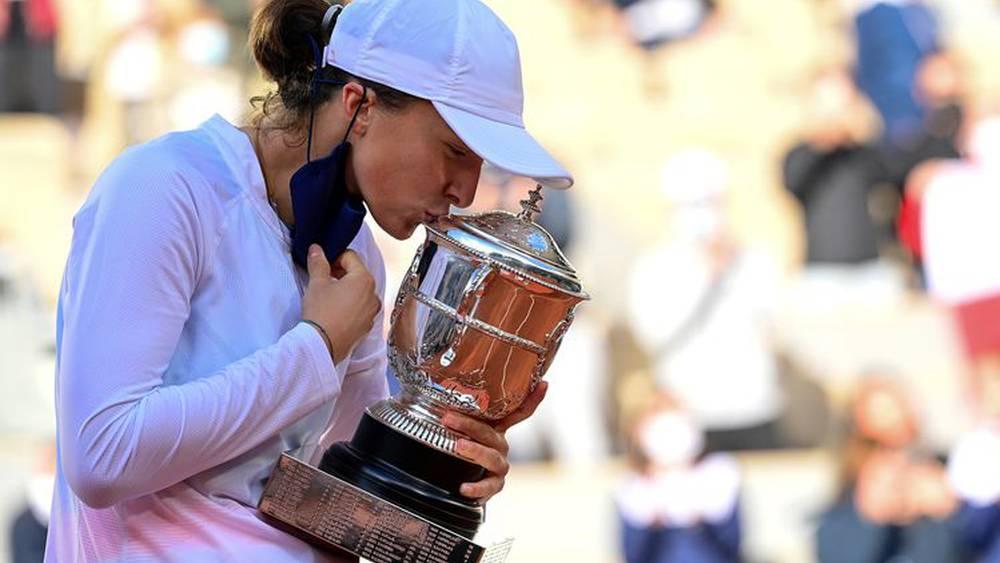 Roland-Garros: Iga Swiatek remporte son deuxième titre du Grand Chelem