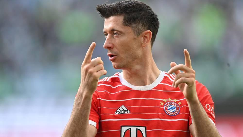 ليفاندوفسكي: "هناك شيء ما مات بداخلي تجاه بايرن ميونيخ ولا أفكر سوى في عرض برشلونة"