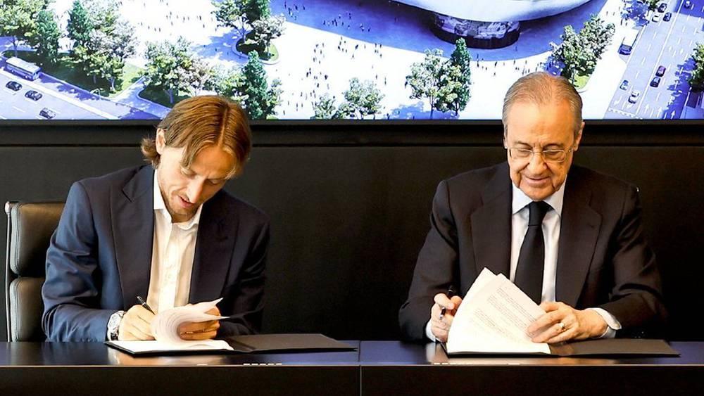 رسميا: ريال مدريد يجدد عقد مودريتش إلى غاية يونيو 2023