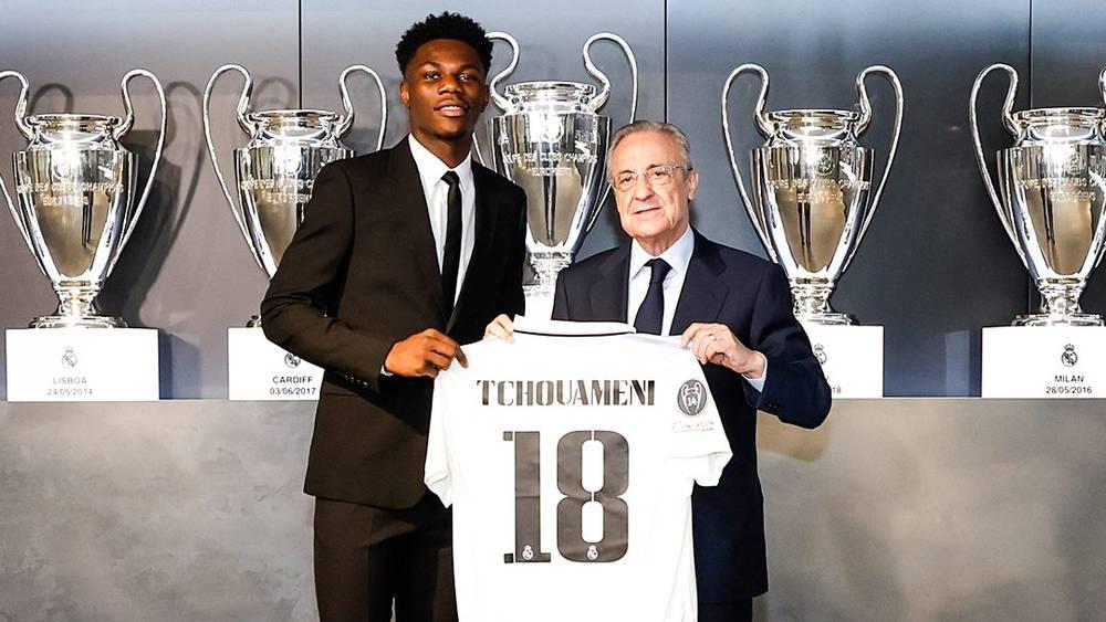 تشواميني: "طلبت من الرئيس أن يقوم بتوسيع غرفة الكؤوس لأنني قادم من أجل الفوز ببطولات عديدة مع ريال مدريد"