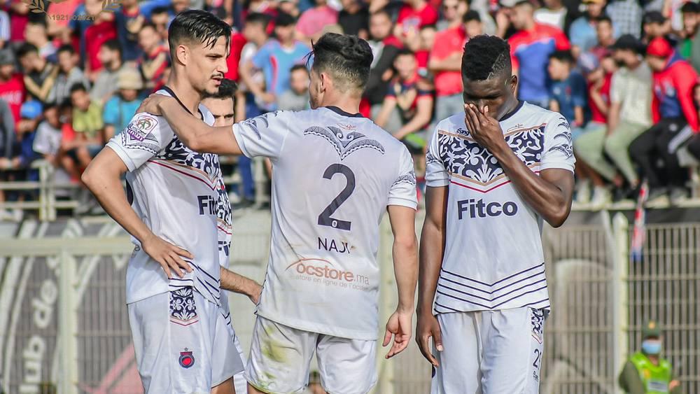 أولمبيك آسفي يواجه الرجاء الرياضي مكتمل الصفوف