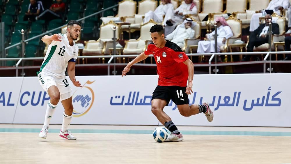 كأس العرب لـ"الفوتسال"/ الجزائر تنهزم ضد مصر وتأهلها لملاقاة المغرب في ربع النهائي يعتمد على نتيجة مباراة السعودية ضد ليبيا