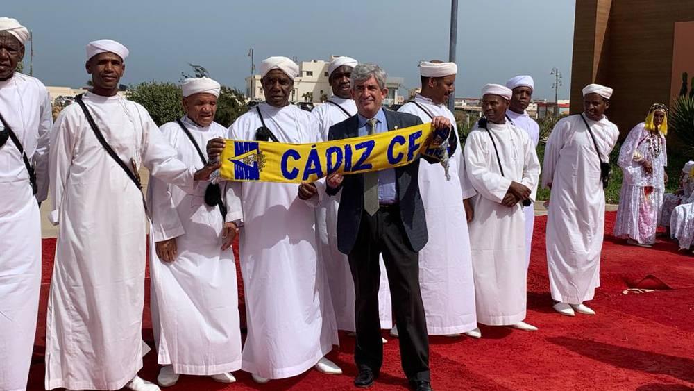 مقاولون من قادش يشاركون في منتدى الإستثمار المغربي - الإسباني وحساب النادي يغرد: "مرحبا بنا عندكم في مدينة الداخلة المغربية"