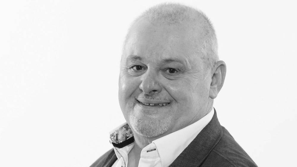 في وهران.. المطالبة بتشريح جثة رئيس الاتحاد الفرنسي لرفع الأثقال بعد العثور عليه ميتا بفندق إقامته و"شكوك كبيرة" حول سبب الوفاة