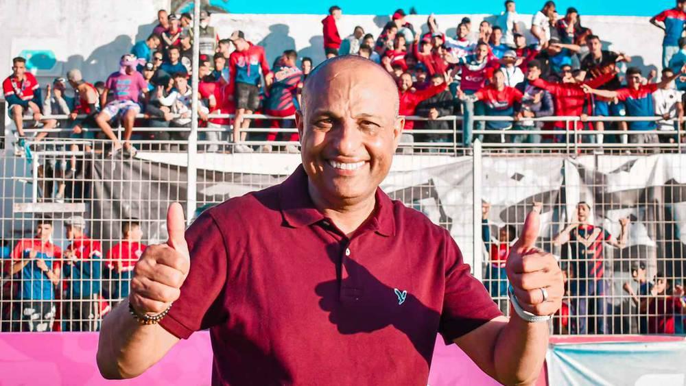 رئيس أولمبيك آسفي لـ"البطولة": "جدّدنا لطارق مصطفى لموسم واحد وهدفنا المنافسة على التتويج بالدوري أو كأس العرش"