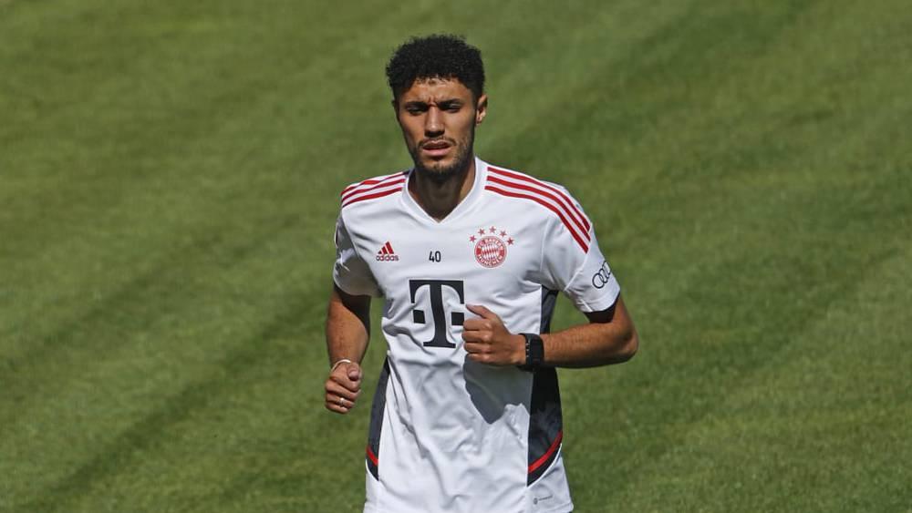"بيلد" الألمانية: "مزراوي غاب عن تداريب بايرن ميونخ واكتفى بالركض بسبب آلام عضلية"