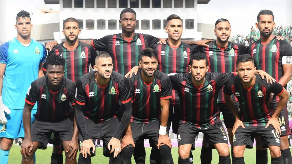 مصدر من داخل الجيش الملكي لـ"البطولة": "عشرات السير الذاتية لمدربين من فرنسا وإسبانيا والمغرب معروضة على النادي والإدارة تفضل عدم التسرع"