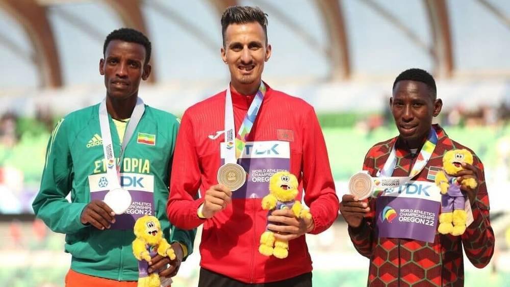 البقالي: "رؤية العلم المغربي يرفرف في بطولة العالم أمر لا يوصف وحب الناس ورغبتهم في رؤيتي متوجا يدفعني لمواصلة العمل"