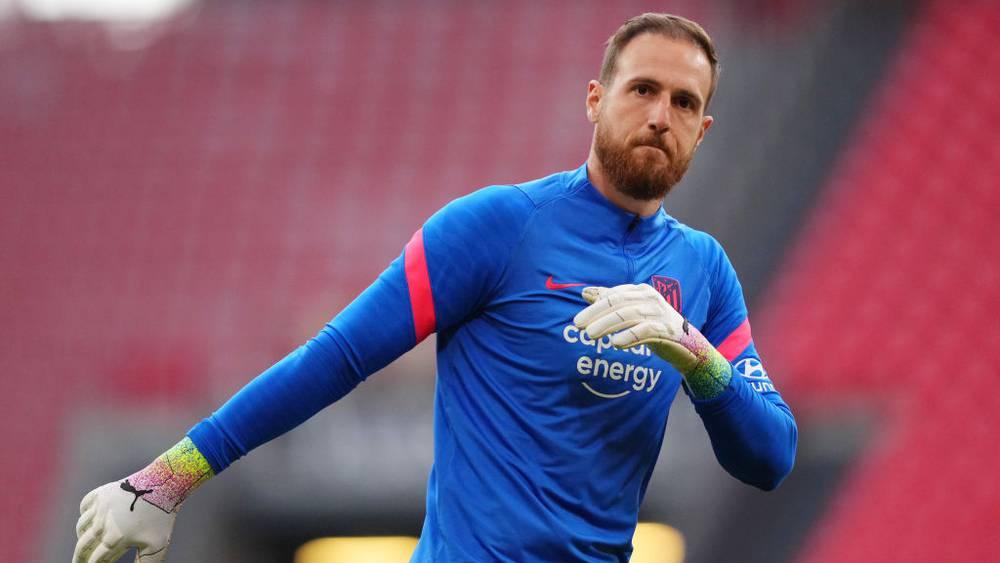 أتلتيكو مدريد يُحافظ على حارس مرماه "يان أوبلاك" بعقد يمتد حتى 2028