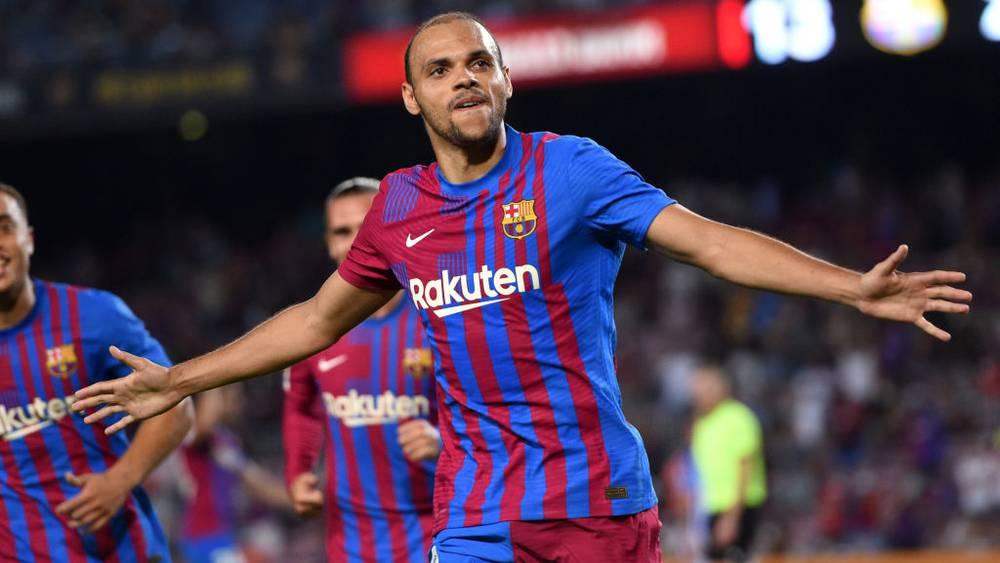 عرض سعودي ضخم لضم مهاجم برشلونة "مارتن برايثوايت"