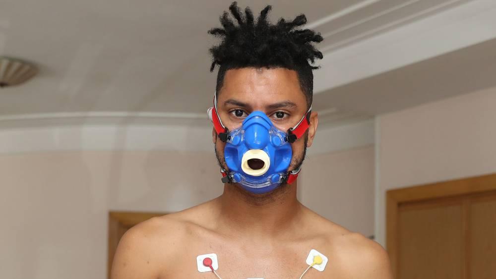 بالصور.. الرجاء ترد على العربي الكويتي بقانونية تعاقدها مع المهاجم حمزة خابا