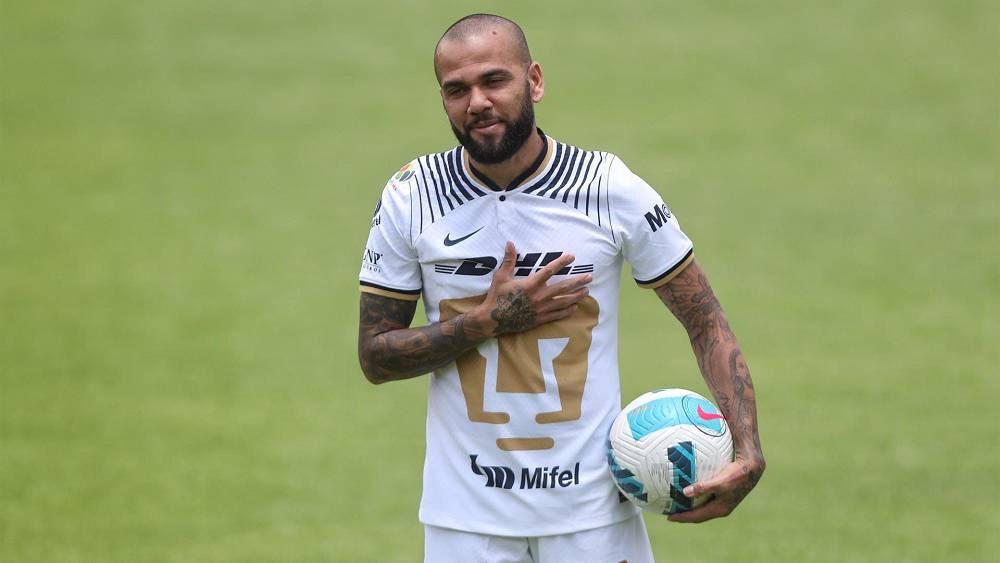 ألفيس عن مواجهة برشلونة: "سأكون بقميص مختلف ولكن بقلب وروح 'البلوغرانا'"