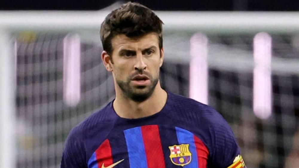 "موندو ديبورتيفو"/ بيكيه عرض على برشلونة اللعب "مجانًا" وقوانين الليغا منعته