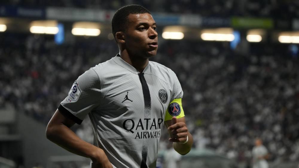 مبابي: "ريال مدريد آلة لحصد الكرة الذهبية وسأتوج بها مع باريس"