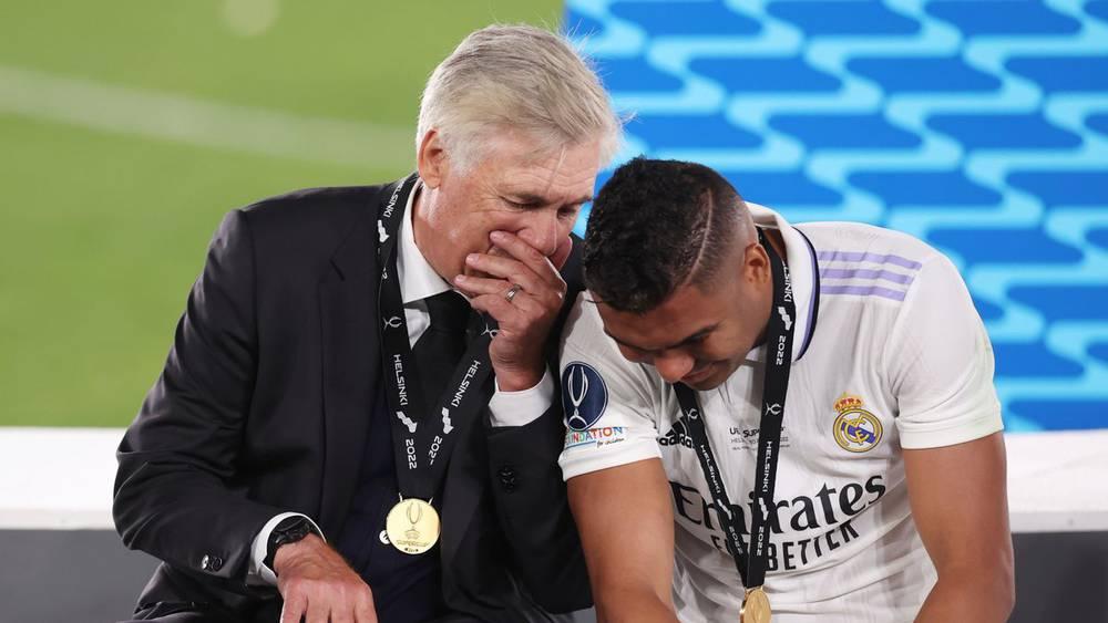 أنشيلوتي: "كاسيميرو يريد الرحيل وعلينا احترام رغبته.. لدينا 6 لاعبين في خط الوسط"