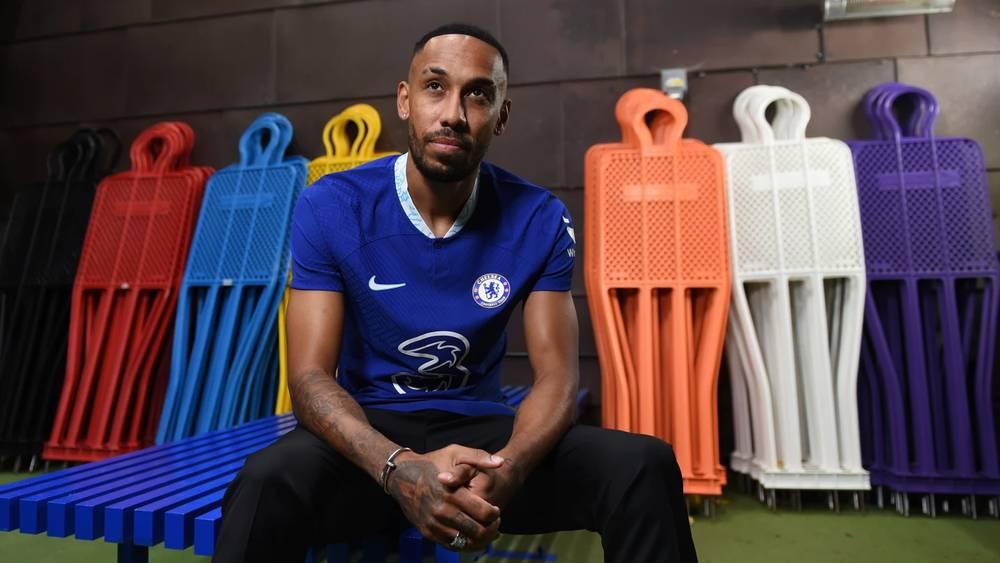 رسميا/ تشيلسي يتعاقد مع أوباميانغ قادما من برشلونة مقابل 12 مليون يورو