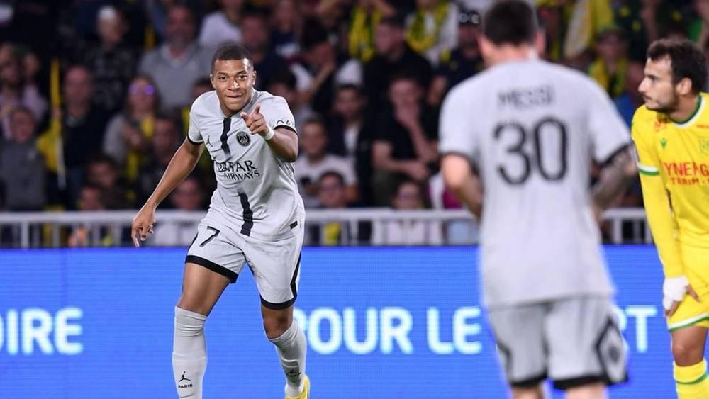 الدوري الفرنسي/ باريس سان جيرمان يعود للصدارة بثلاثية نظيفة في مرمى مضيفه نانت
