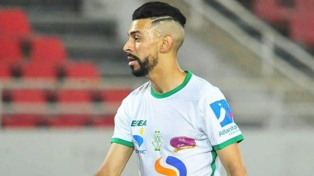 خاص/ محمود بنحليب حاضر في هذه الأثناء بتداريب الرجاء الرياضي بعد مجالسته للرئيس البدراوي