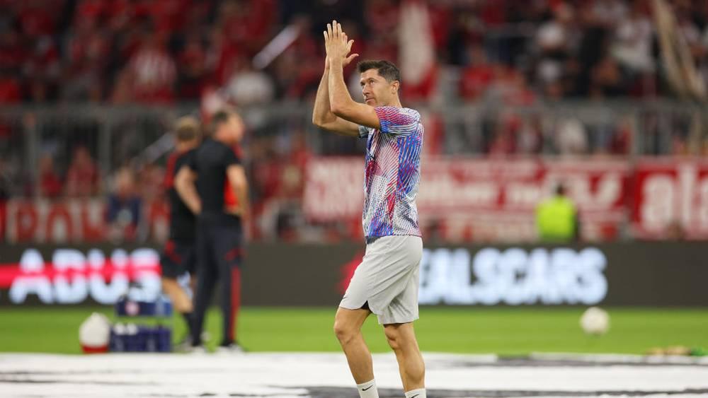 ليفاندوفسكي بعد تشجيع جماهير بايرن له: "كانت أمسية صعبة"