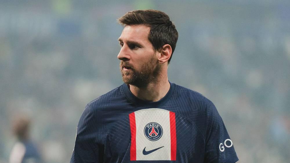 برشلونة يعتزم "التصعيد" بعد "تسريب" شروط ميسي لتجديد عقده