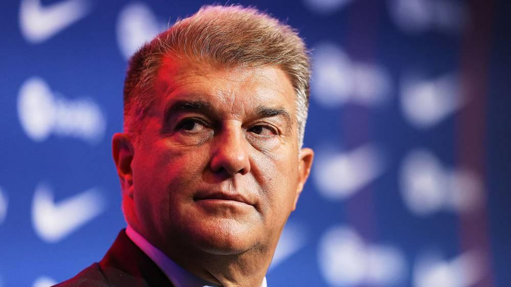 خوان لابورتا: "لو لم يلجأ برشلونة للرافعات الاقتصادية كنا سنطلب الأموال من الجماهير"