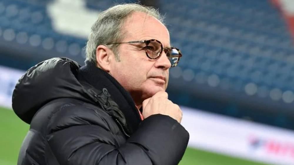 بعد قنبلة مبابي.. مستشار الخليفي الرياضي "لويس كامبوس" يهدد هو الآخر بالرحيل عن باريس سان جيرمان