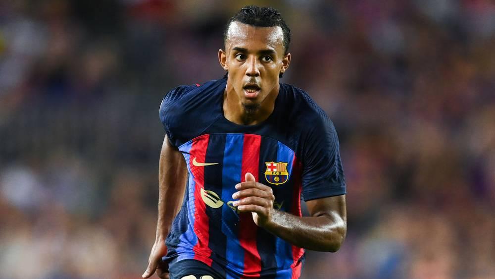 تشافي يطلب التعجيل بعودة "كوندي" لإنقاذ دفاع برشلونة قبل "الكلاسيكو"