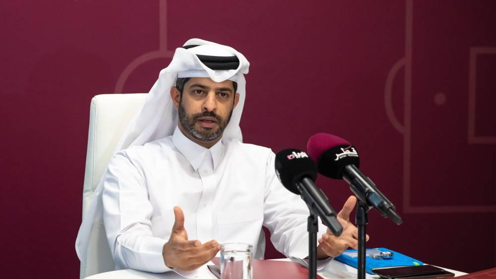 رئيس اللجنة المنظمة لمونديال قطر: "الجميع مرحب بهم ويمكن لبعض المشجعين رفع الأعلام والإمساك بأيدي بعضهم البعض في الشارع"!
