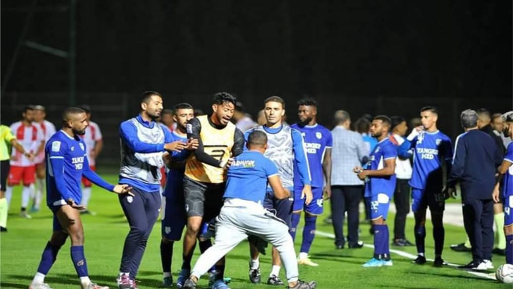 تغريم الفتح بسبب سوء التنظيم وإلزام اتحاد طنجة بإصلاح الأضرار وتغريم الزاكي.. الجامعة تصدر عقوباتها على خلفية أحداث مباراة أول أمس الأحد