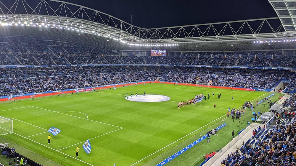 تأخير انطلاق مباراة ريال سوسيداد ضد مايوركا إثر تعرض مشجع لأزمة صحية في المدرجات!