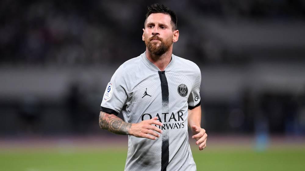 اجتماع "ثلاثي" في مطعم ببرشلونة لمناقشة عودة ميسي