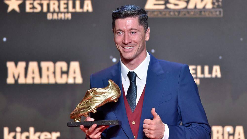 ليفاندوفسكي أثناء تسلم جائزة الحذاء الذهبي: "عرفت الآن لماذا برشلونة أكثر من مجرد نادٍ"