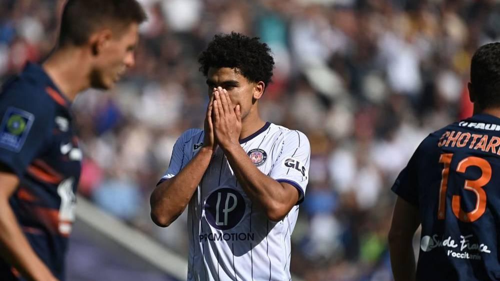 خاص/ أبو خلال يعاني من تمزق عضلي قد يبعده عن الملاعب من 10 أيام إلى أسبوعين