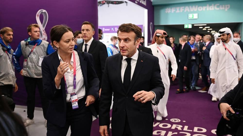 ماكرون: "إلى أصدقائنا المغاربة.. هنيئاً بهذا المسار الجميل وقد بصمتم تاريخ كرة القدم"