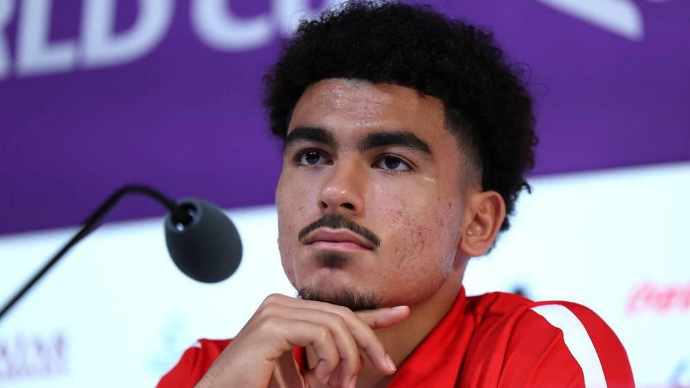 أبو خلال: "نحن فخورون بما قدمنا بعد الهزيمة أمام فرنسا ومواجهة كرواتيا غدا ستكون مختلفة عن مباراتنا الأولى"