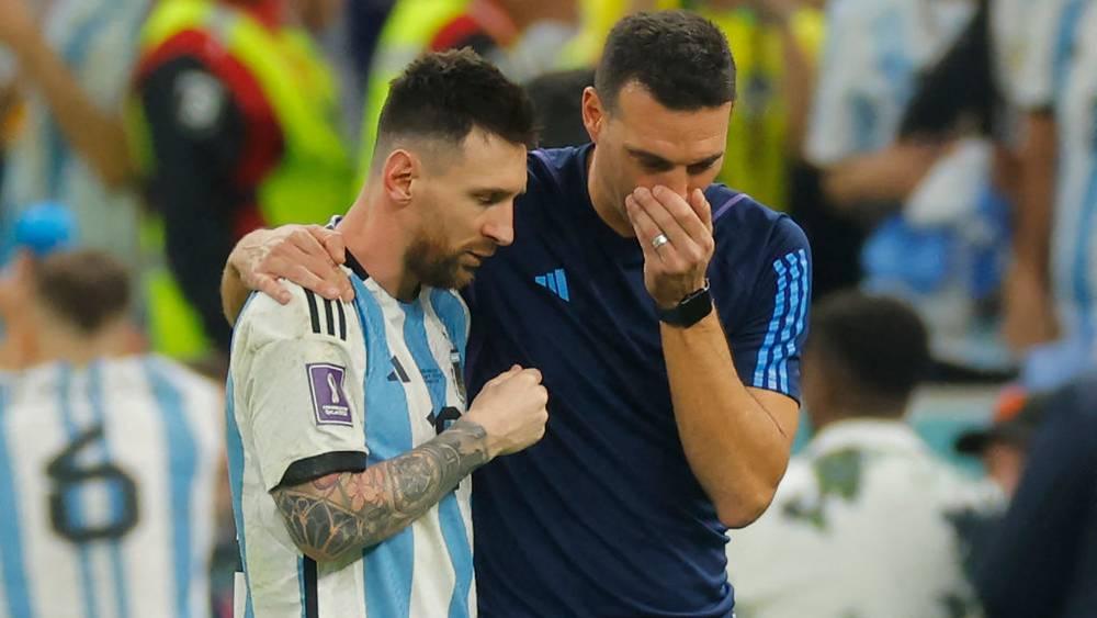 سكالوني (مُدرب الأرجنتين): "سوف نحتفظ بالرقم 10 في كأس العالم المقبل من أجل ميسي"