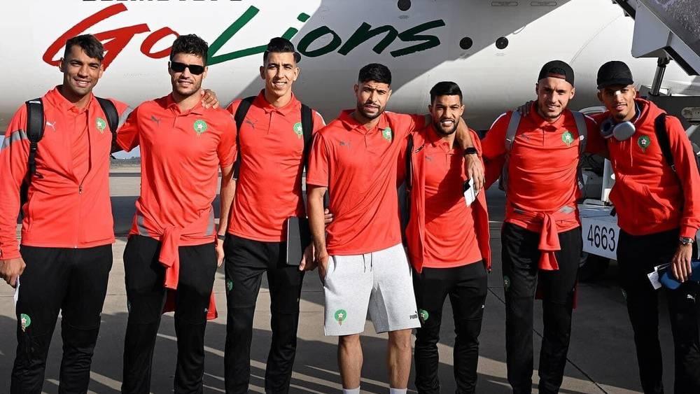 بعثة المنتخب المغربي تحط الرحال في هذه الأثناء بمطار الرباط - سلا بعد مشاركتها التاريخية في مونديال قطر