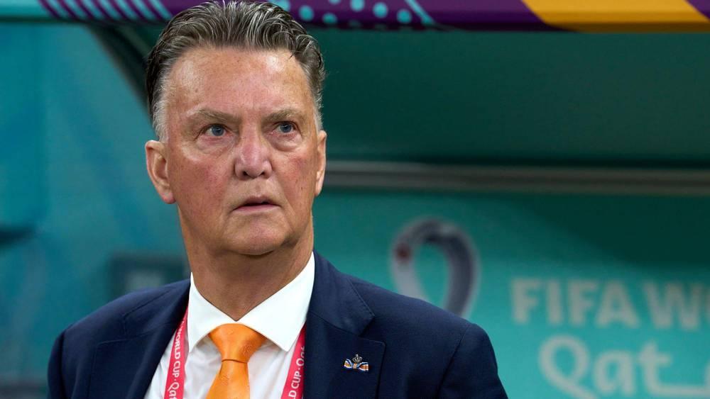 رسميا/ الاتحاد الهولندي يعلن رحيل لويس فان خال عن تدريب منتخب "الطواحين"