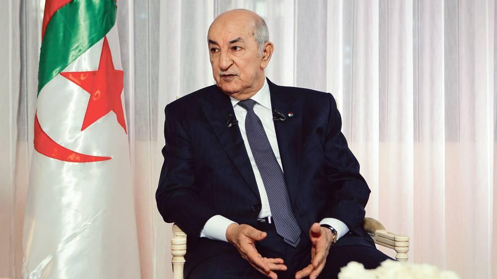 تبون ينوه بإنجاز المغرب التاريخي في المونديال ويؤكد: "لقد كرم المغاربة كرة القدم العربية وخاصة الكرة المغاربية"