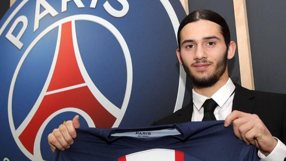 رسميا/ المغربي الأصل إلياس حسني (17 سنة) يُوقّع أول عقد احترافي مع باريس سان جيرمان