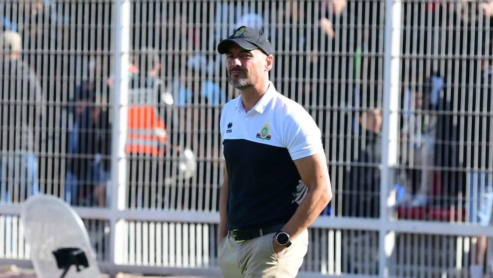 دا كروز: "يجب التعاطي مع مباراة الشباب السالمي بالجدية اللازمة ومن المبكر الحديث عن ترشيحنا للتتويج باللقب"