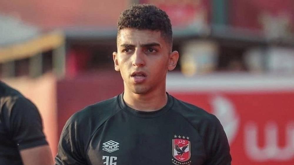 لاعب الأهلي المصري "كوكا" يُنقل إلى المستشفى باكياً بعد إصابته وانعدام الرؤية على مستوى العين