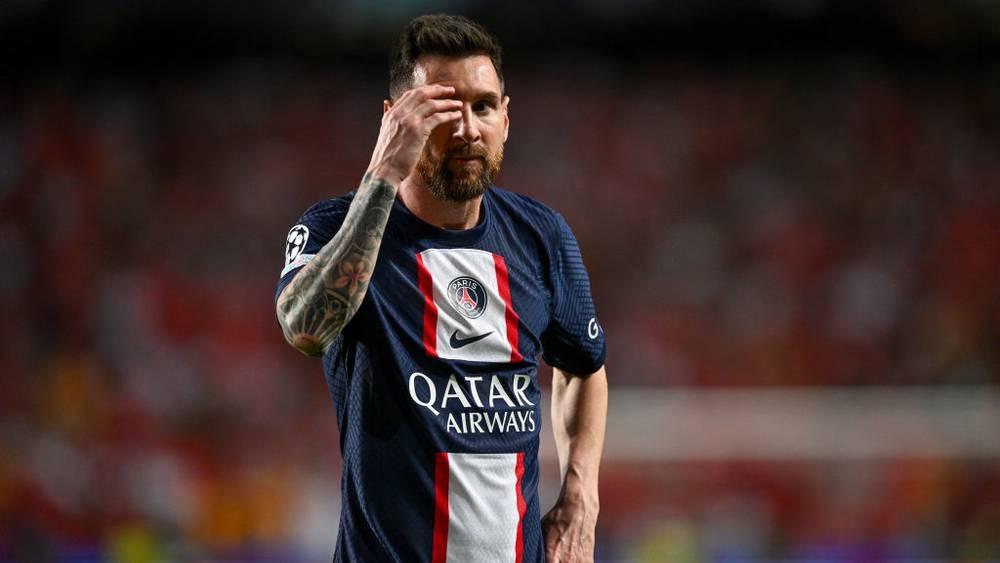 ميسي يبدأ مفاوضات تجديد عقده مع باريس سان جيرمان