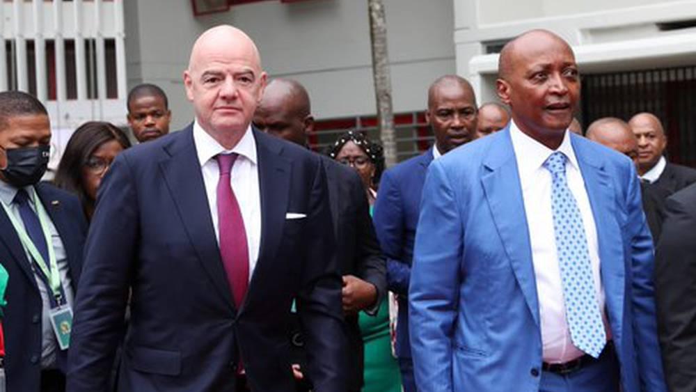 إنفانتينو وموتسيبي يصلان إلى مطار الرباط سلا لحضور قرعة "الموندياليتو" ويعودان بعدها للجزائر عبر رحلة "خاصة"