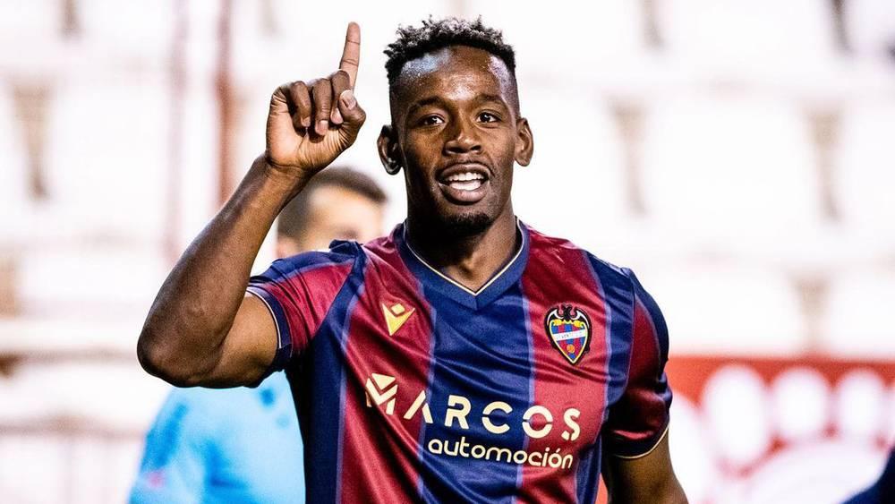 البولديني يواصل تألقه بقميص ليفانتي الإسباني ويسجل هدفا جديدا أمام غرناطة