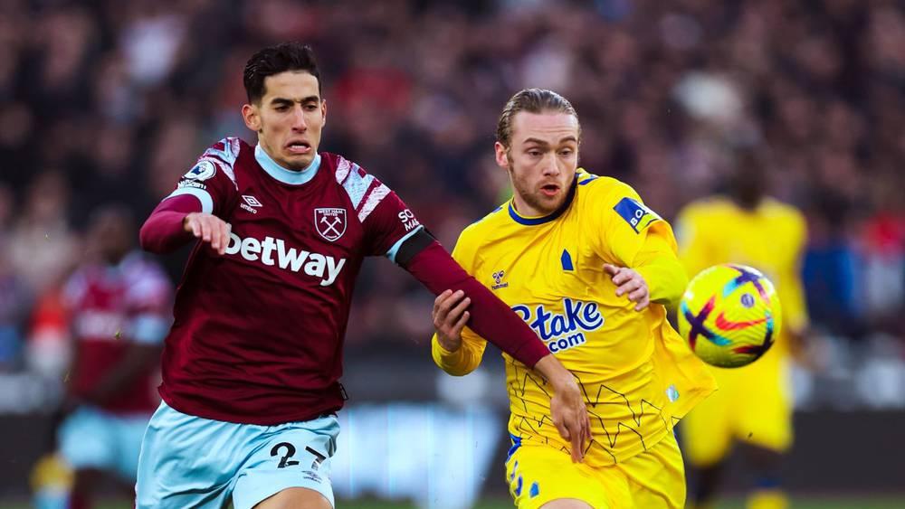 مويس بعد تألق أكرد واختياره 'رجل المباراة' ضد إيفرتون: "تمريراته تخفِّف عنا الضغط أحيانا.. إنه لاعب أنيق"