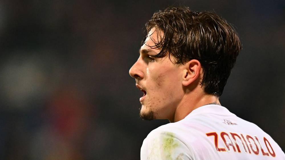 "أولتراس روما" تتجمهر أمام منزل "نيكولا زانيولو" واللاعب يُبلغ الشرطة لحمايته